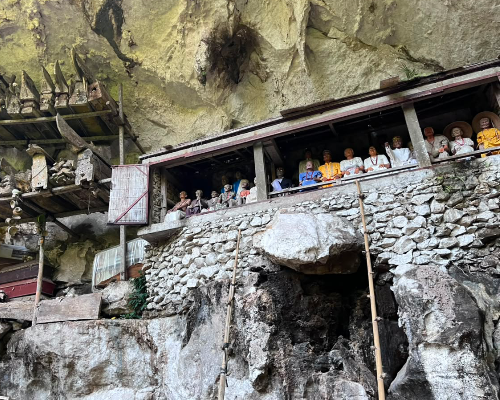 Toraja → Buntu Burake → Lemo → Londa → Kete Kesu → Toraja