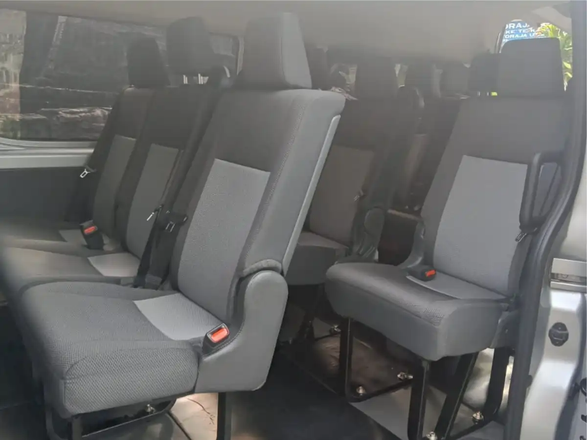 Sewa Hiace Premio Makassar
