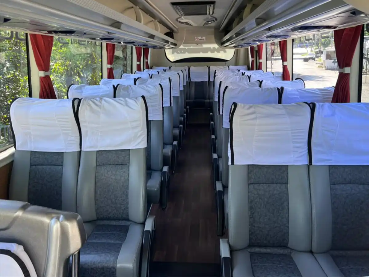 Sewa Bus Pariwisata 30 seat di Makassar