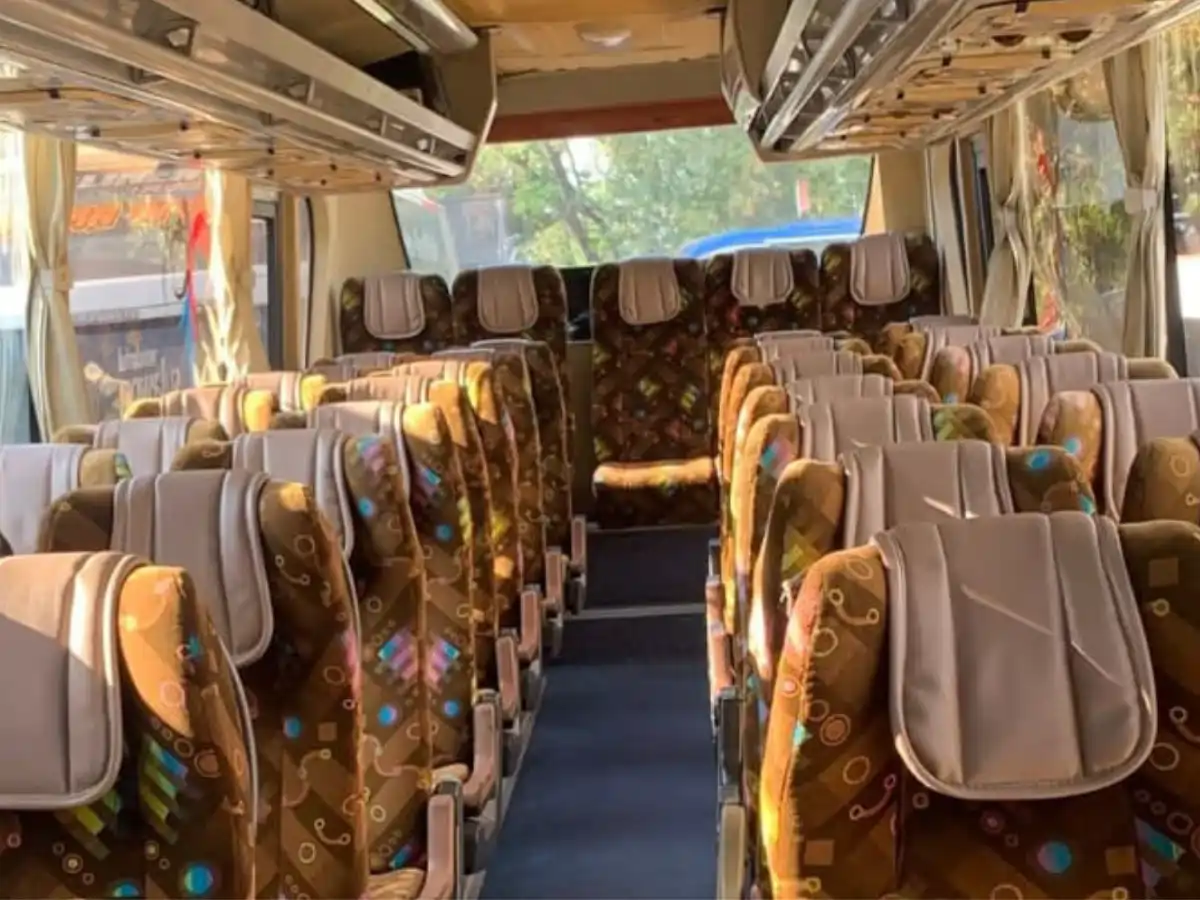 Sewa Bus Pariwisata 35 seat di Makassar