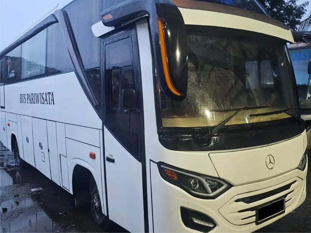 Sewa Bus Pariwisata 35 seat di Makassar