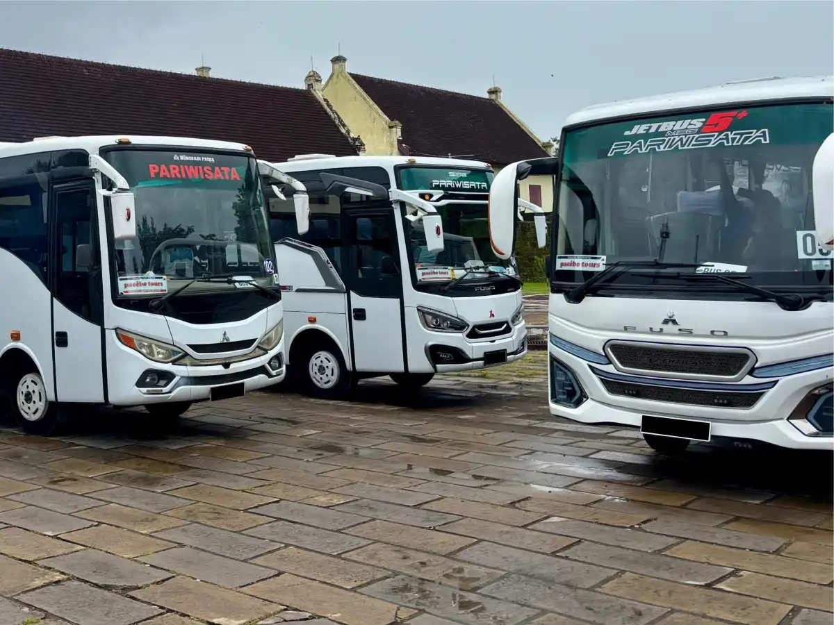 Sewa Bus Pariwisata 30 seat di Makassar